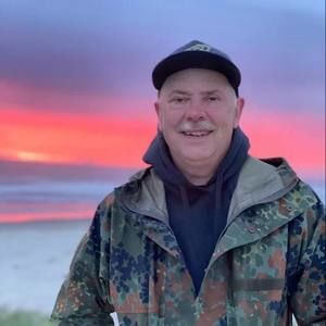 Meet your Posher, Dustin